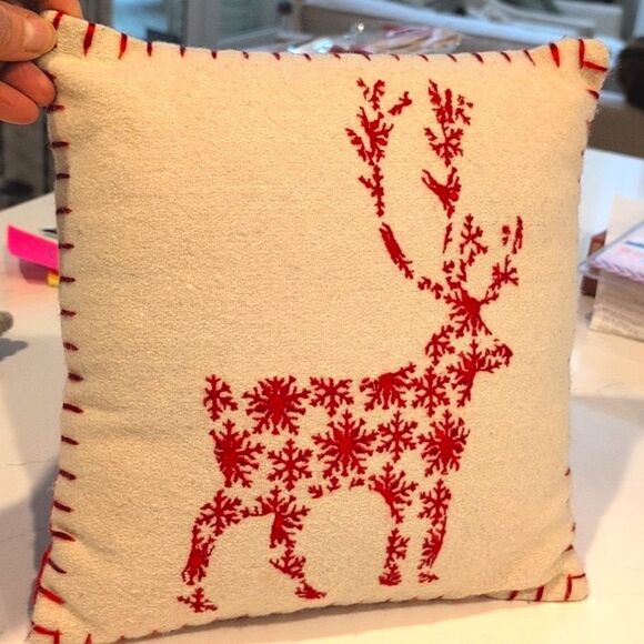 Pier 1 Reindeer Embroidered Square   Decorative Throw Accent Pillow - Picture 1 of 8